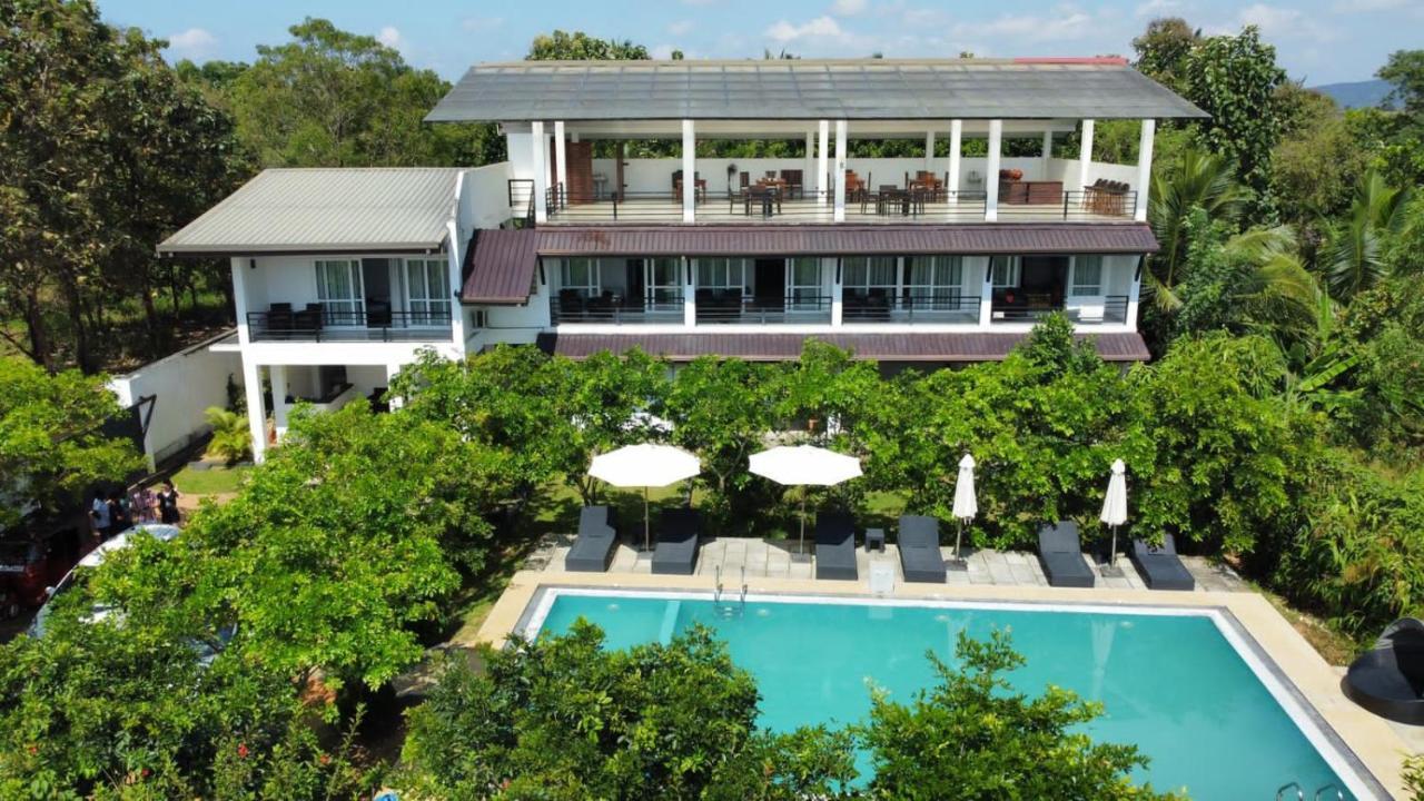 Atteriya Sigiriya Hotel Buitenkant foto