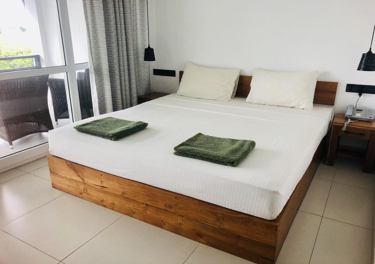 Atteriya Sigiriya Hotel Buitenkant foto
